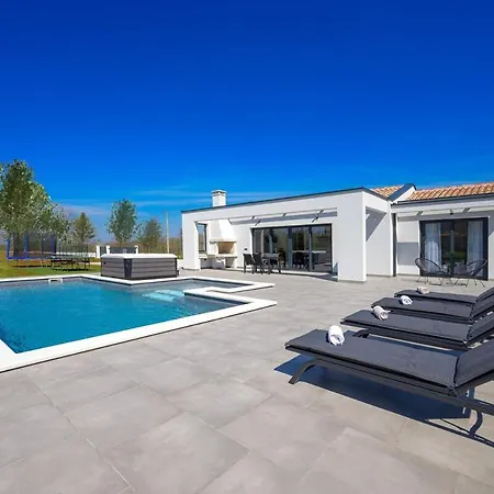 Villa Amorosa By Istrialux