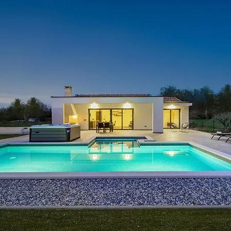 Villa Amorosa By Istrialux